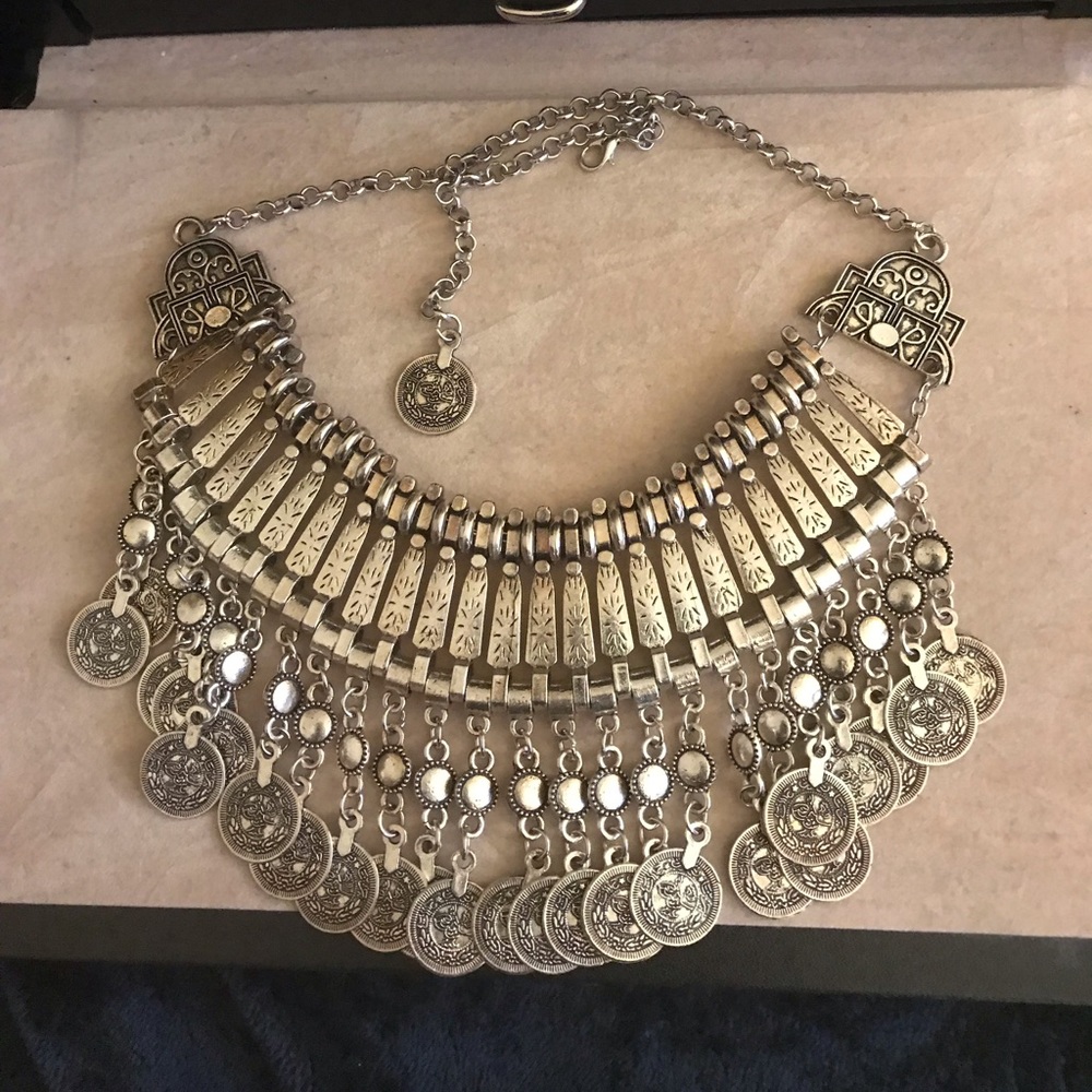 Gorgeous heavy necklace